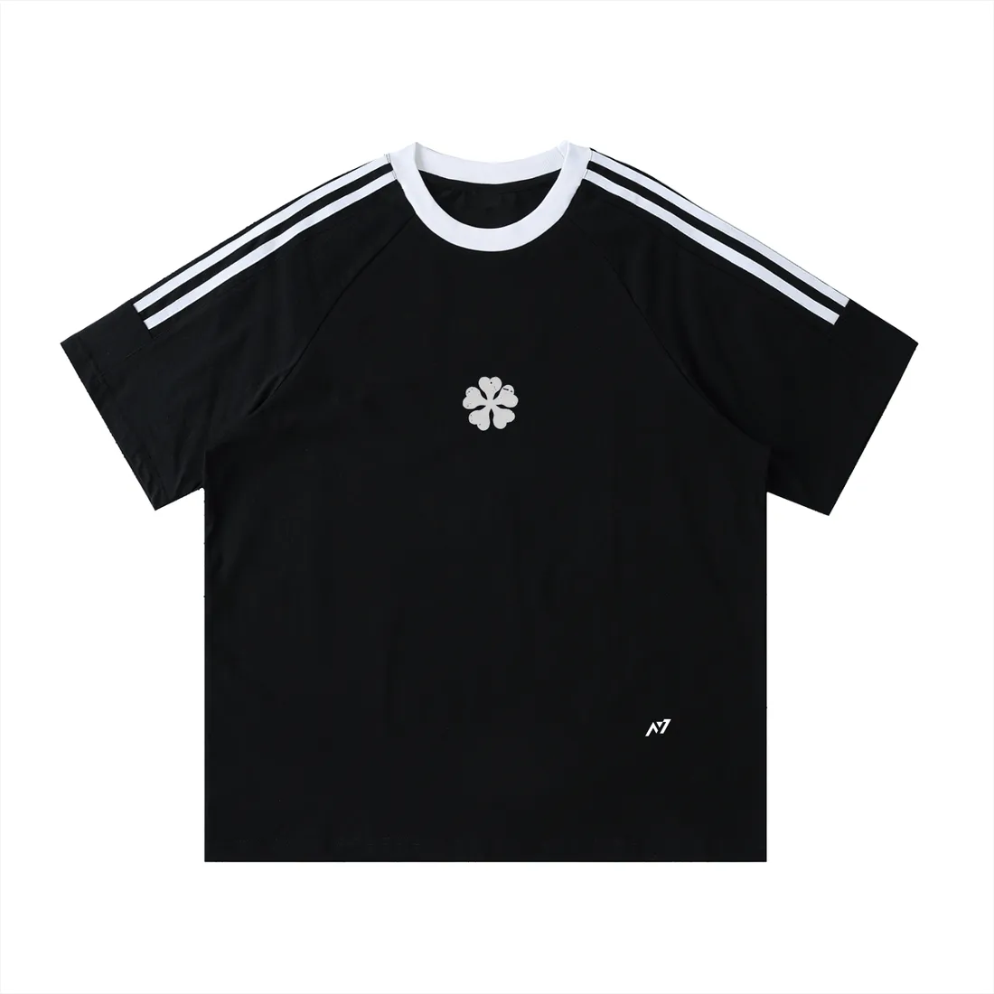 Camiseta Oversized de Gola Redonda — Antimagia — imagem 4