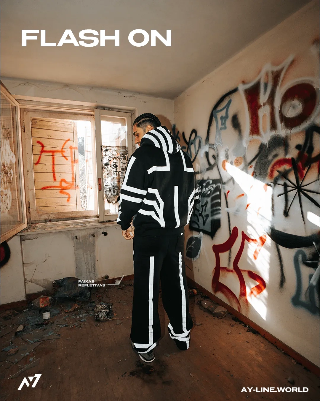 Moletom Oversized com Capuz — Terceira Lua Superior · Refletivo — imagem 6